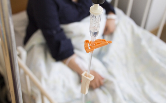 淋病の治療は抗生剤の点滴投与が基本です。